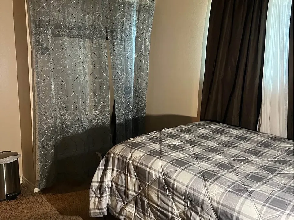 5826 Shadow Way