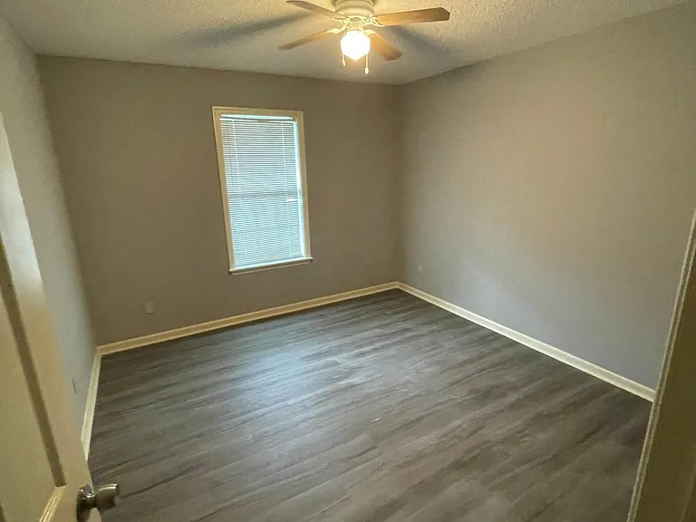 4022 Foxridge Ln — Photo 13