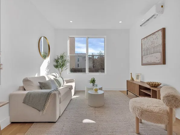 97 Seigel St #2A, Brooklyn, NY 11206