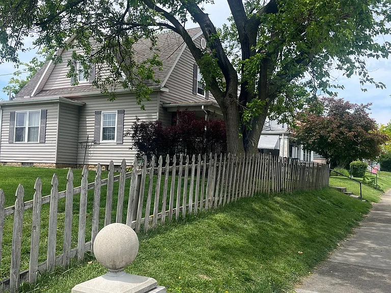 535 S Belmont Ave — Photo 5