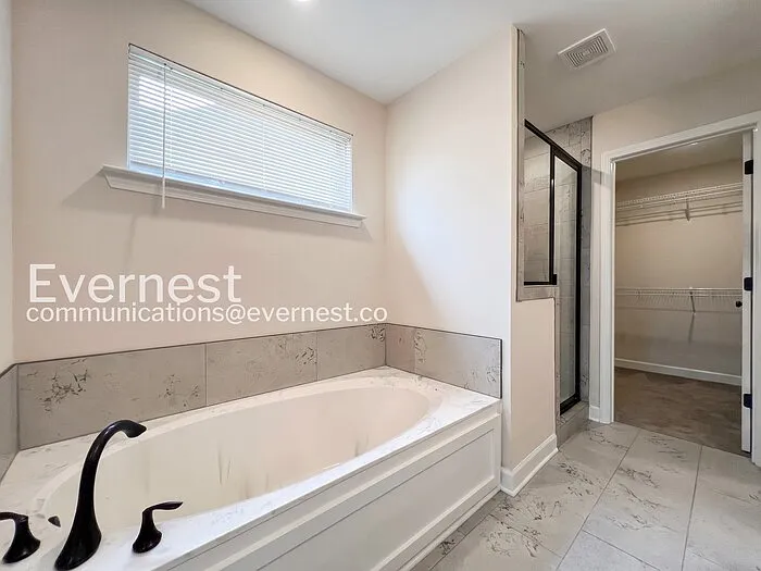 4876 Reunion Dr — Photo 12