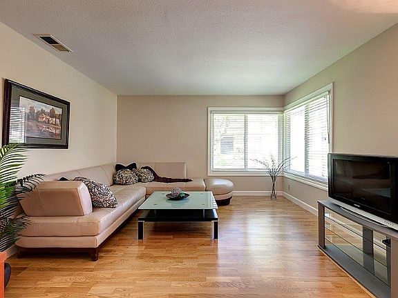 3rd image of 1345 Arbor Park Ct