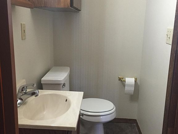 1/2 bath downstairs