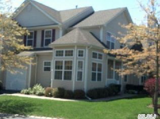 227 Kettles Ln, Medford, NY 11763