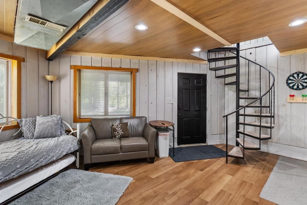 5341 Tyrol Ln, Harbor Springs, MI - View 6