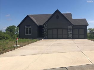 9350 NW 74th St, Kansas City, MO 64152