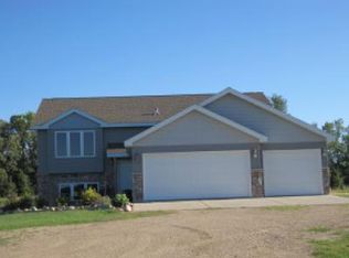 22880 NE Pickerel Lake Rd, Detroit Lakes, MN 56501