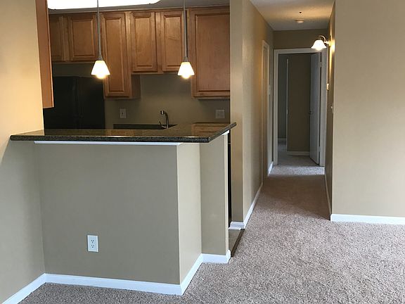 4th image of 3178 Summit Square Dr APT C2