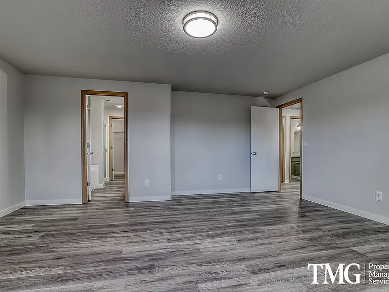 3708 NE 98th St — Photo 27