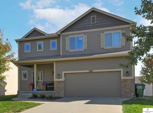8609 S 68th St, Papillion, NE 68133