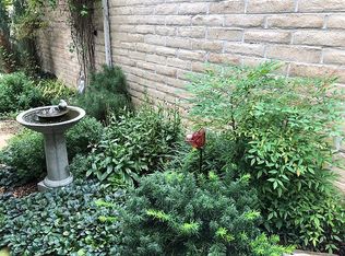 17 SW Pepper Tree Ln, Topeka, KS 66611