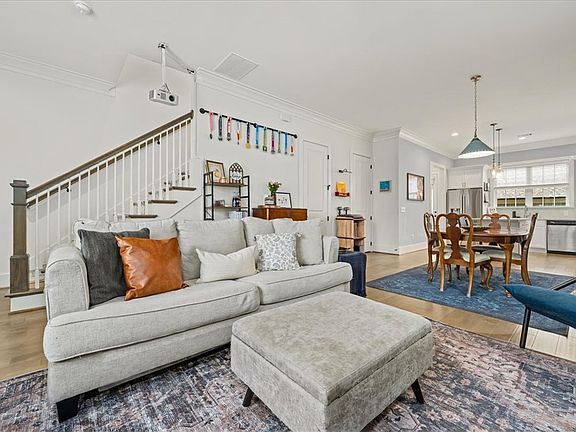 3rd image of 126 Cadet St