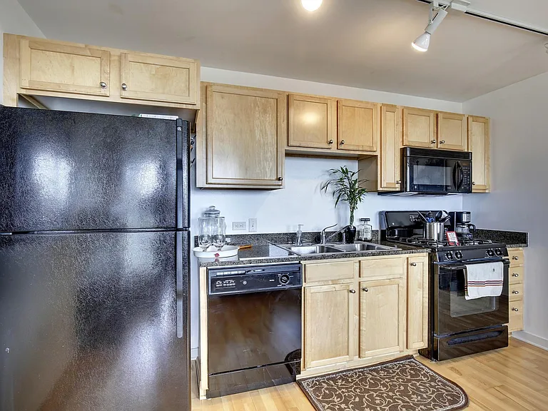 929 Portland Ave #809 — Photo 6