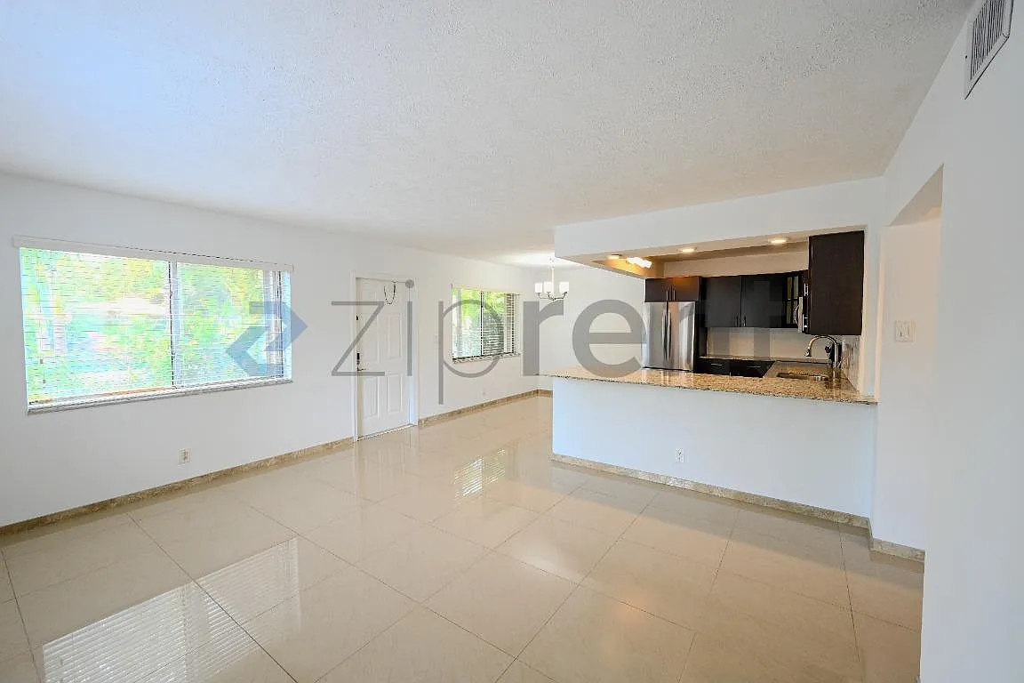 Living room - 1250 Miami Rd #6