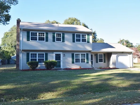 7395 Forest Dr, Gloucester Point, VA 23062