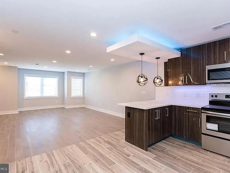 2564 Frankford Ave #3F — Photo 3
