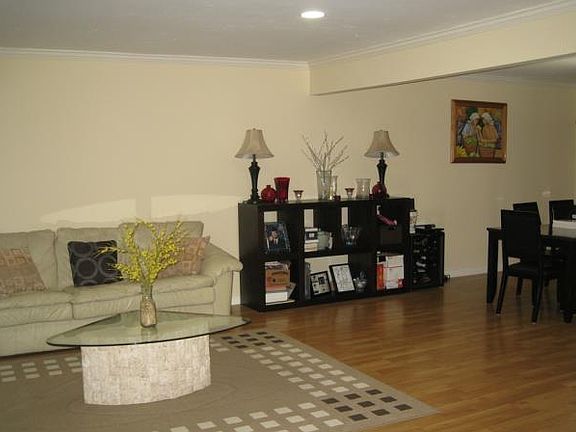 2nd image of 330 Foxenwood Dr