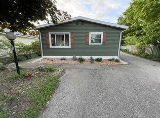 75 Falling Creek Cir #75, Janesville, WI