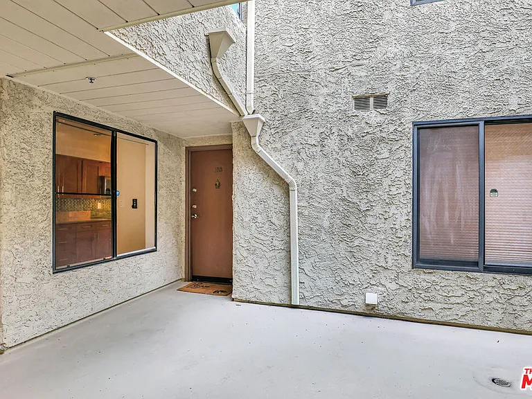 1900 Vine St #103 — Photo 29