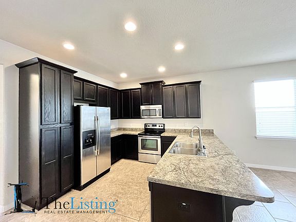 2nd image of 7326 Azalea Cove Cir