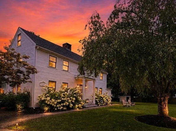 105 Bow St, Peabody, MA 01960