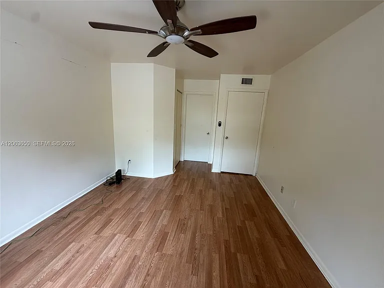 1012 Coral Club Dr #1012 — Photo 15