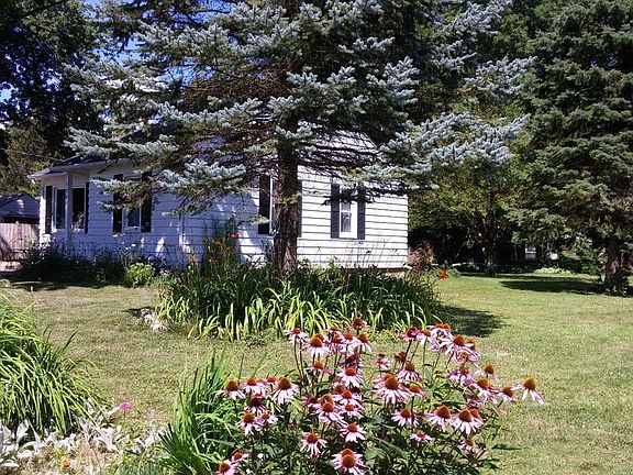 2nd image of 1397 Cutler St