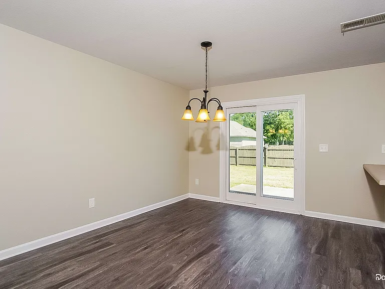 111 Firefly Ln — Photo 6