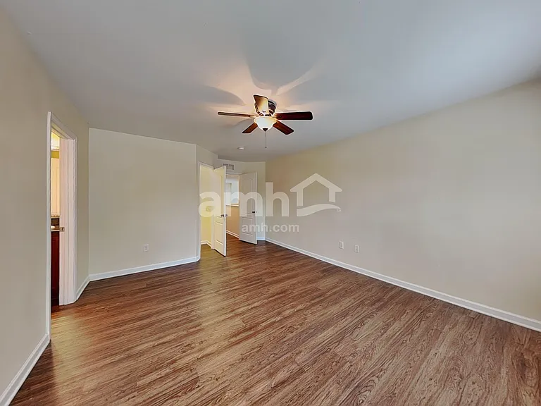 1324 Lombar St — Photo 8