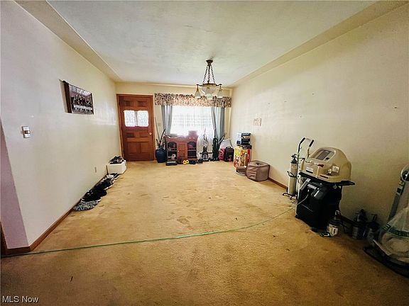 3rd image of 170 Central Dr