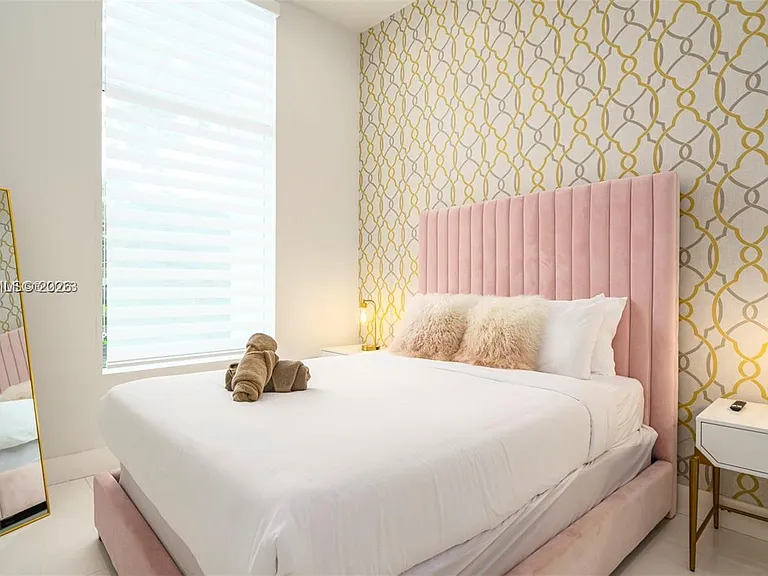 1759 SW 30th Pl — Photo 36