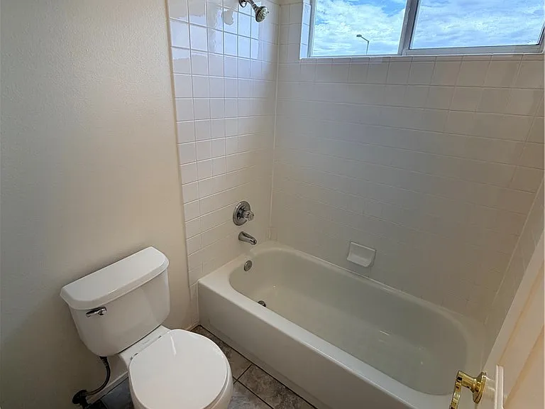 925 Lexington Cross Dr — Photo 40