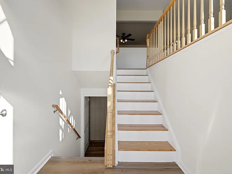 1183 River Bend Ct — Photo 7