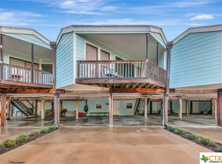 105 Alligator Head Ln, Port O Connor, TX 77982