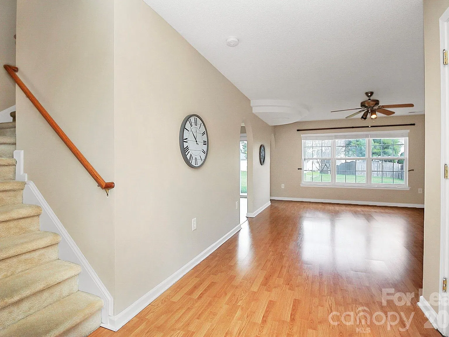 3 bed, 2.5 bath, 1335 sqft, $1,925 — Photo 4