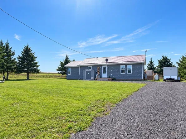 44 Wharf Rd, Grenville Parish, PE C0B 1M0