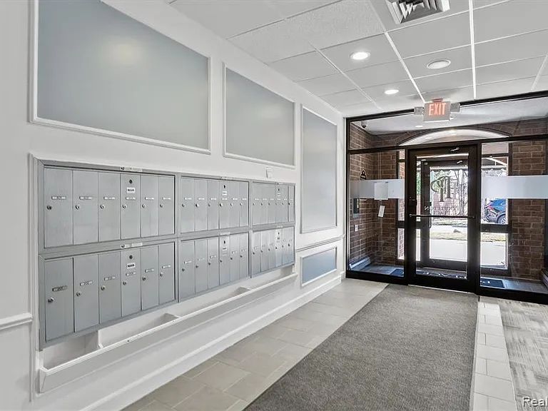 35300 Woodward Ave #507 — Photo 3