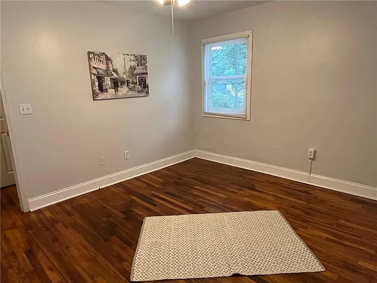 1115 Shelby Pl SE #B — Photo 31