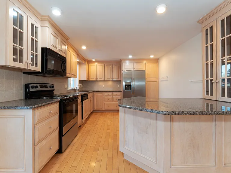 50 Laurel Cir — Photo 9