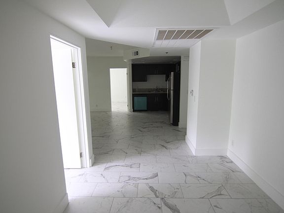 4th image of 939 Palm Ave APT 203
