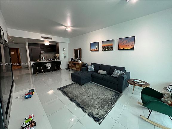 4th image of 900 Biscayne Blvd APT 4910