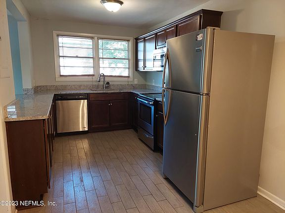5th image of 1265 Donald St
