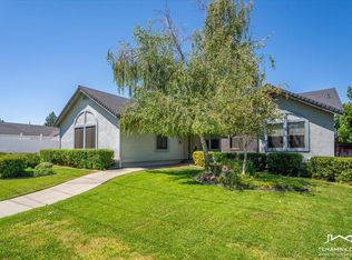 2725 Highland Bluffs Dr, Red Bluff, CA 96080