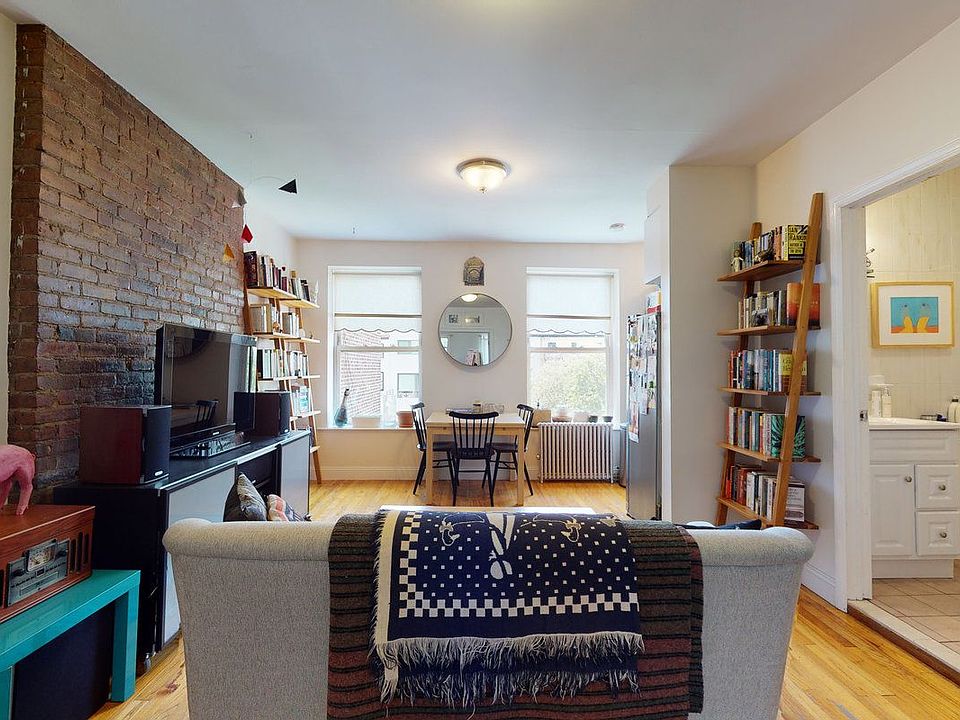 2nd image of 36 Wyckoff St Floor 3