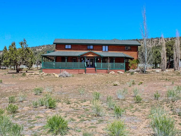 46784 Pioneertown Rd — Photo 1