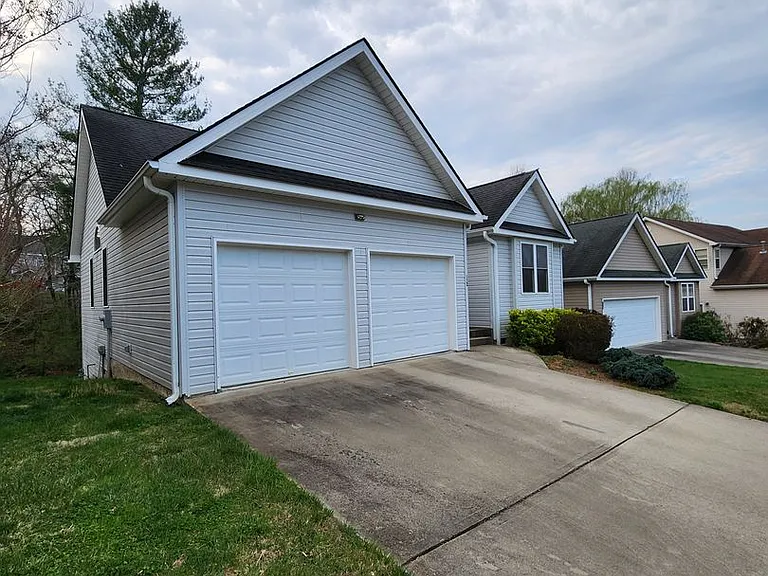112 Woodcreek Cir — Photo 3