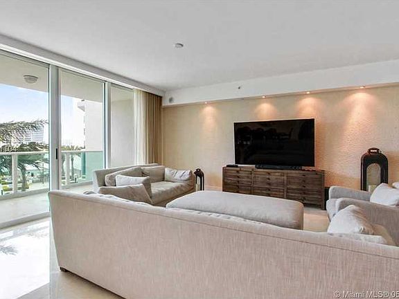 Peninsula II Unit 406 - 4BD / 4.5BATH plus family room