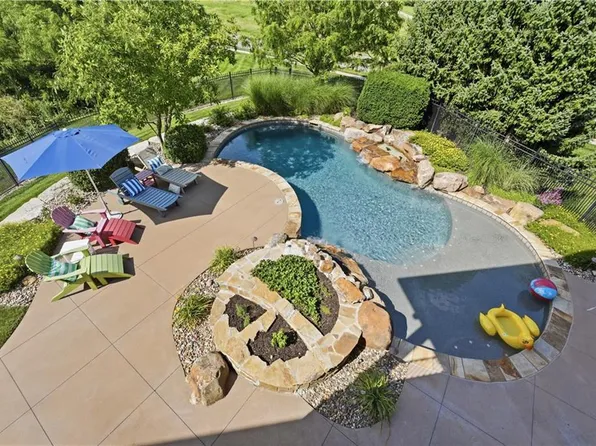 9162 Cottonwood Canyon Dr, Lenexa, KS 66219