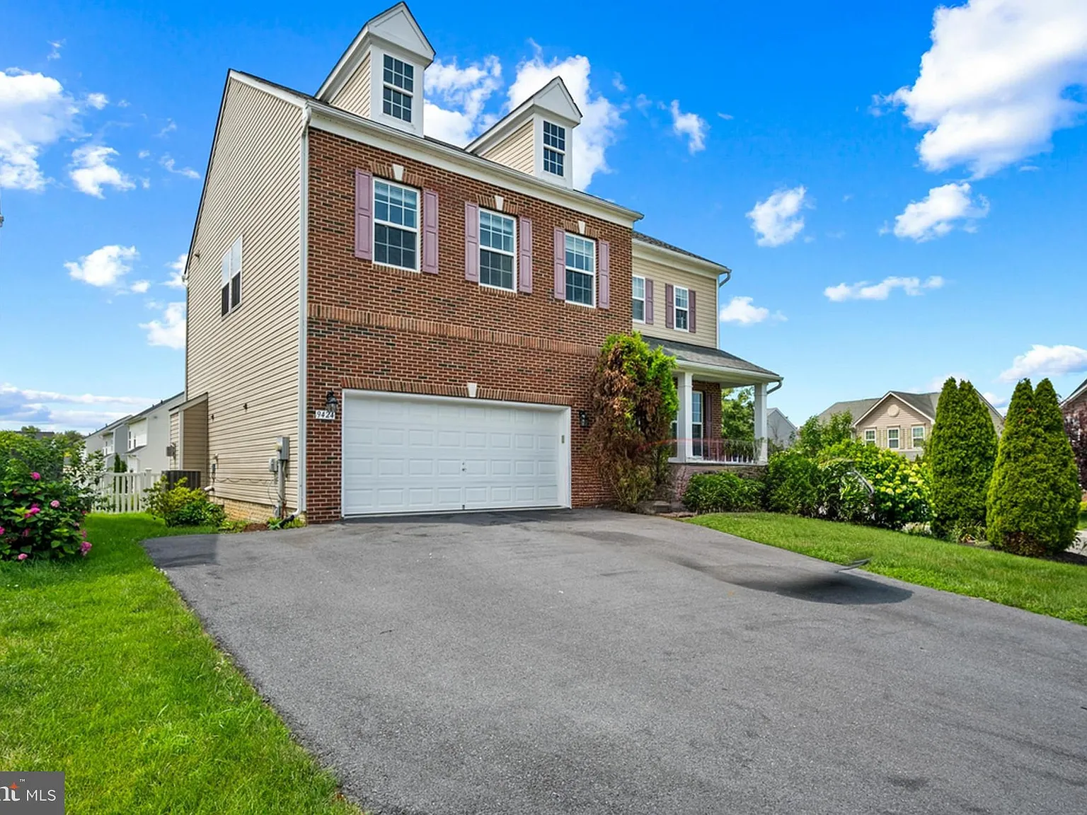 4 bed, 3.5 bath, 3546 sqft, $3,200 — Photo 1