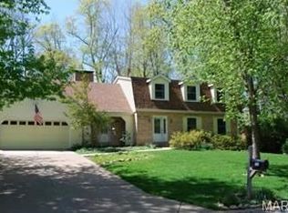 272 Spring Oaks Dr, Ballwin, MO 63011